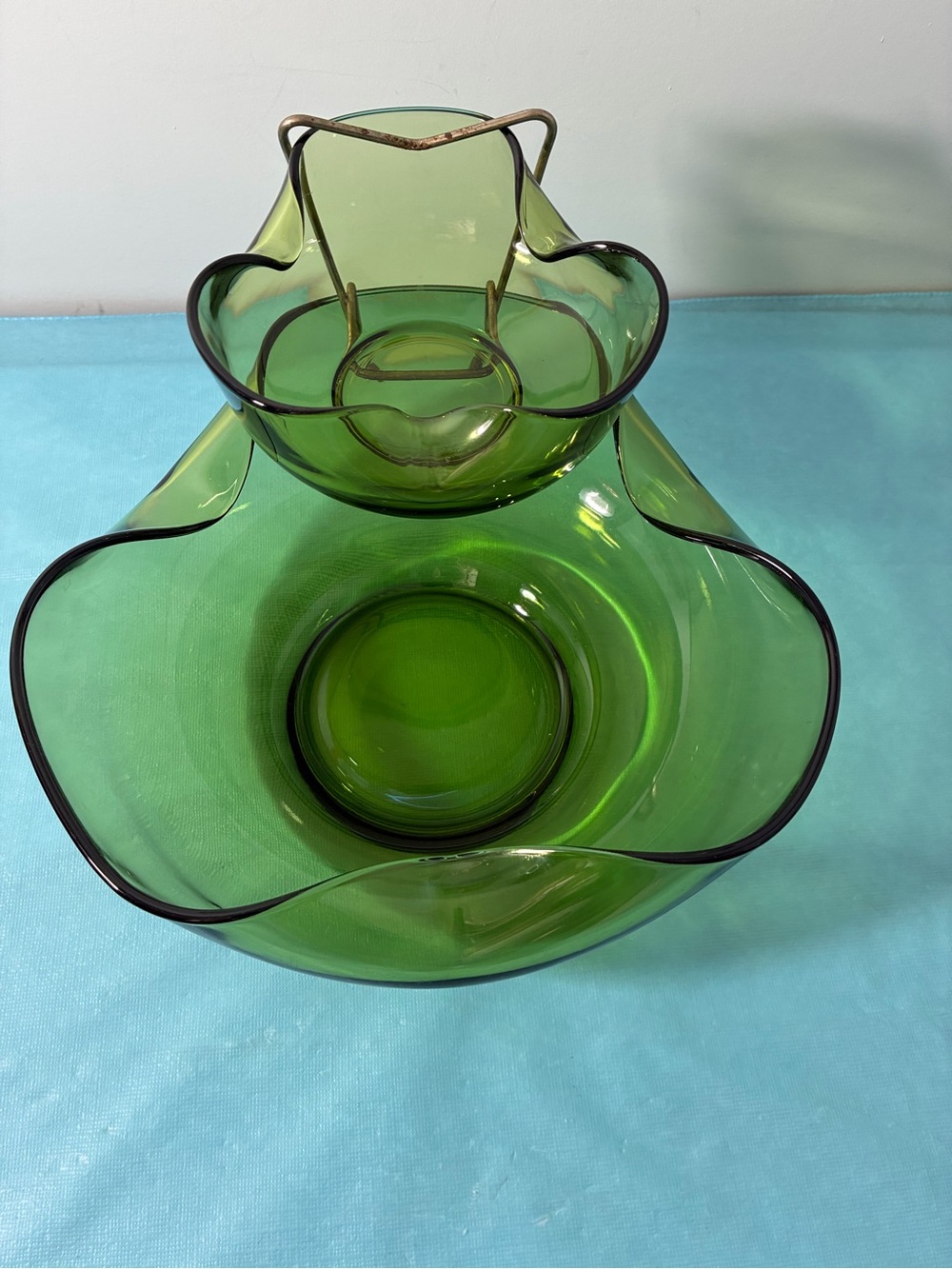 Vintage MCM Anchor Hocking Avocado Green Pinched Glass Chip & Dip Bowl Set 1970s